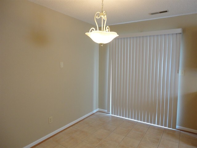 Foto del edificio - 743 Millbrook Dr