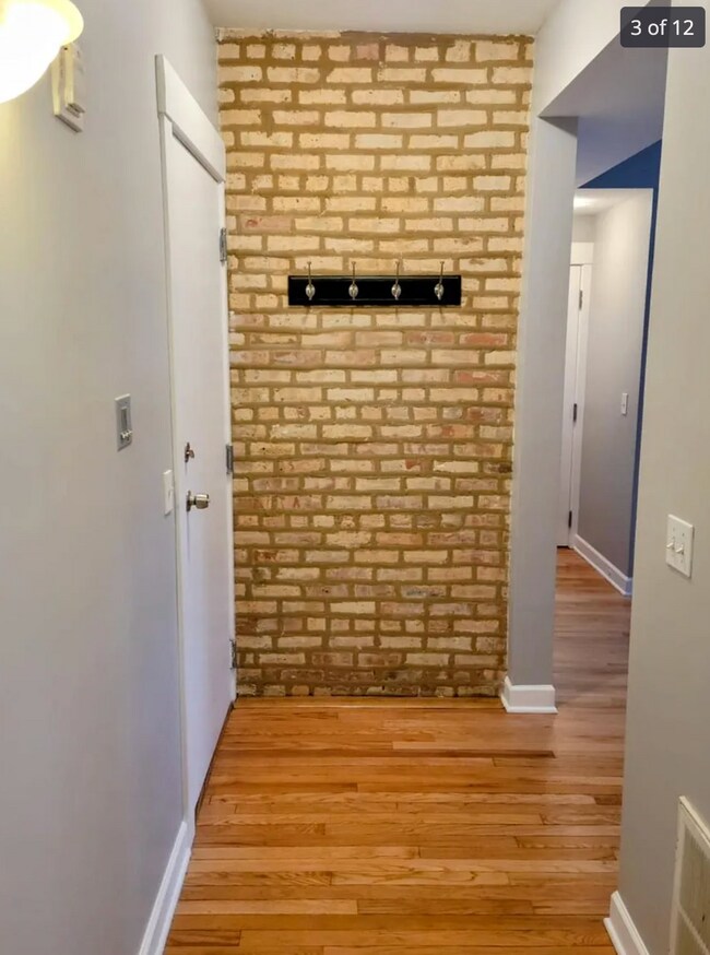 Building Photo - 2537 Prairie Ave