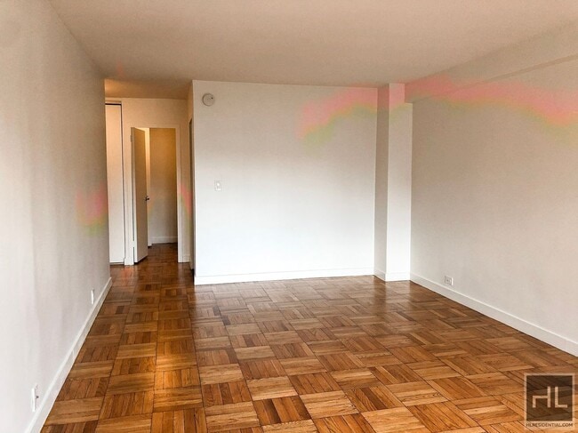 Building Photo - Fourth Avenue