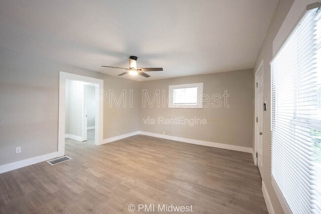 Building Photo - 804 Lasalle St