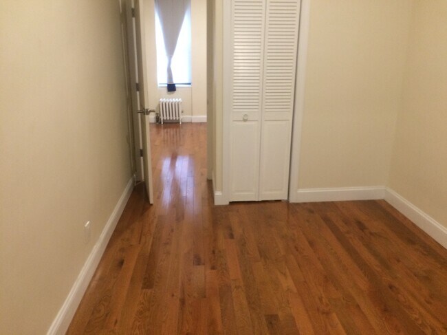 Foto del edificio - 3250 48th St
