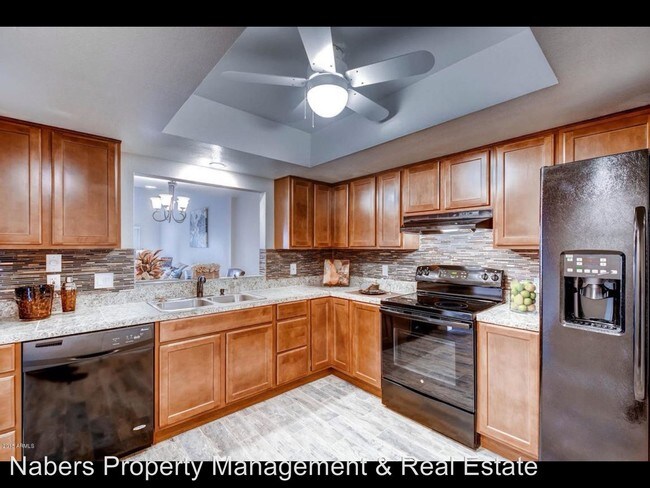 Building Photo - 16632 E Gunsight Dr