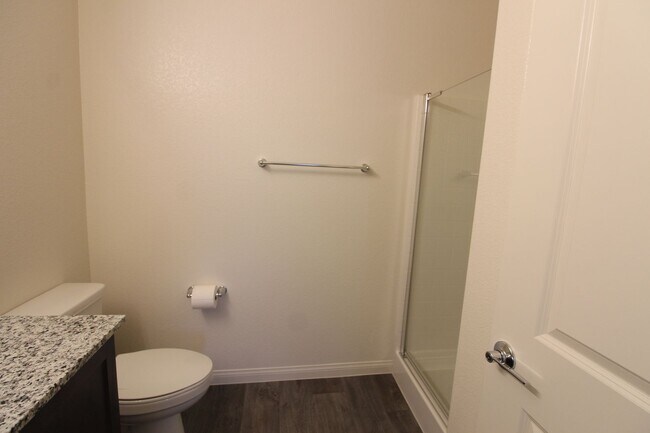Foto del edificio - THREE BEDROOMS ALL WITH PRIVATE BATHROOMS