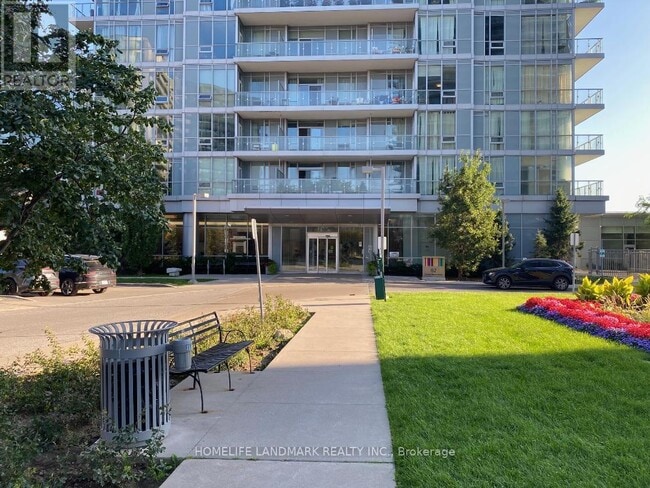 Photo du bâtiment - 62 Forest Manor Rd