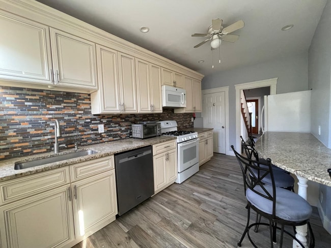 Foto del edificio - 18 Summit Rd