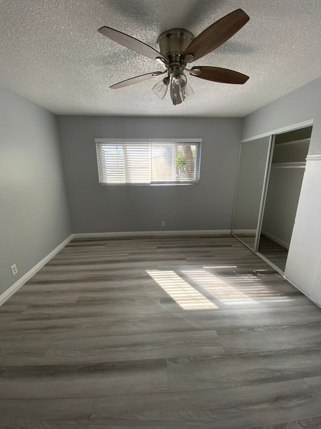 Building Photo - 1146-1152 Magnolia Ave