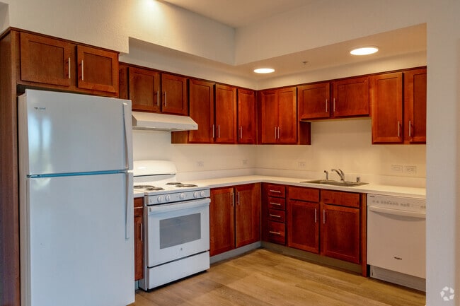 2BR, 1BA - 890SF - Monroe Commons