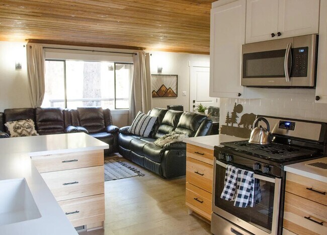 Building Photo - 11731 Cedar Trl