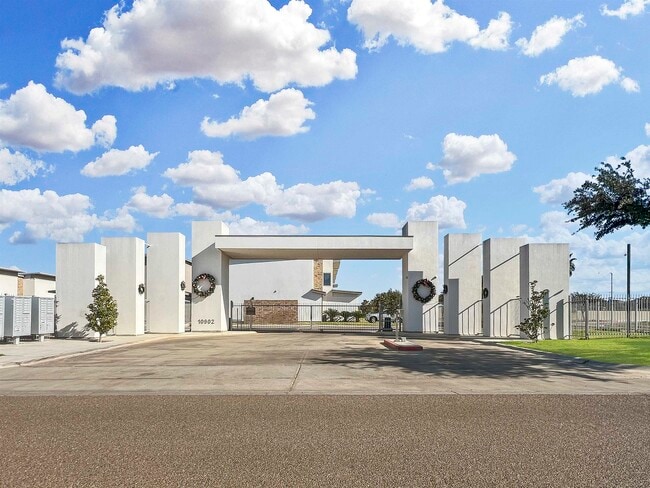 Foto del edificio - 10902 International Blvd