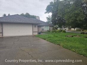Building Photo - 2323 Castlewood Dr