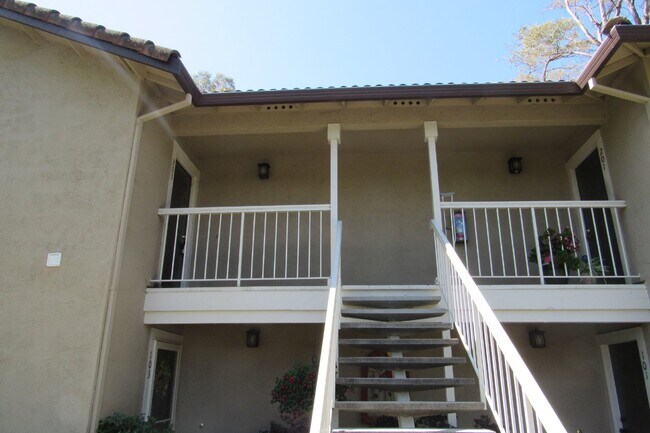 Building Photo - Well Kept 2 Bed/1 Bath Upstairs Condo in South Livermore