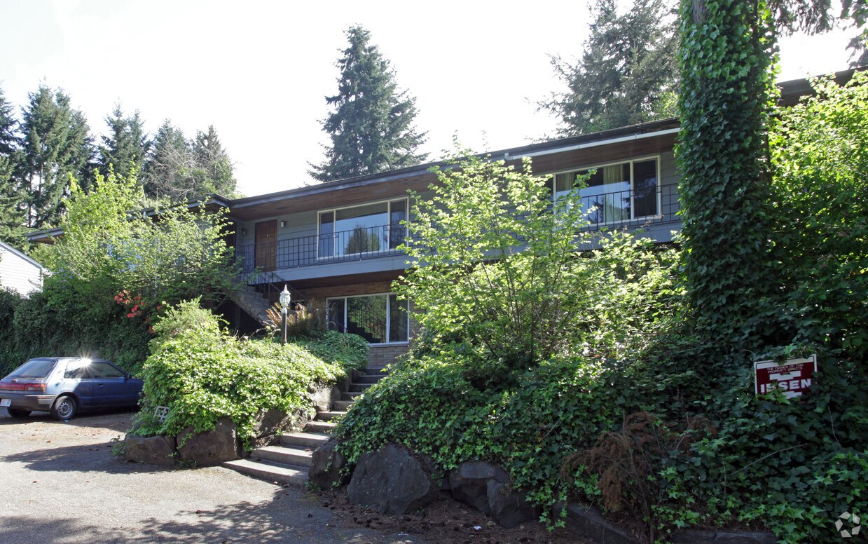 Primary Photo - 10640 SE 16th St