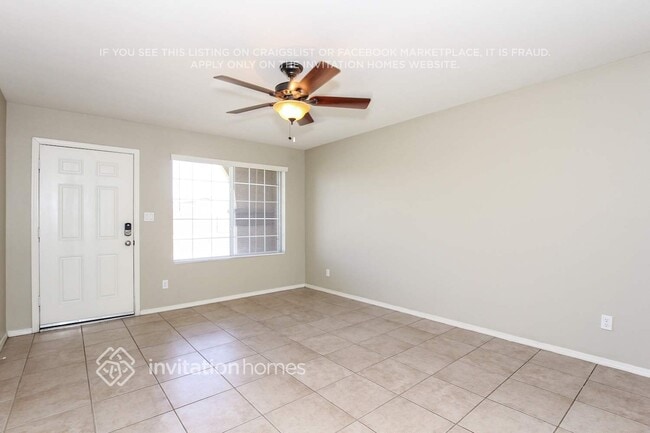 Building Photo - 2837 W Grovers Ave