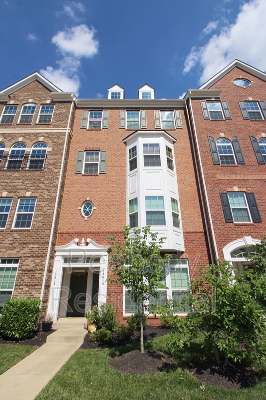 13615 Air and Space Museum Pkwy Unit 8J, Herndon, VA 20171 Condo for