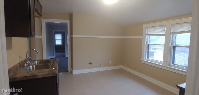 Building Photo - 4643 N 29th St