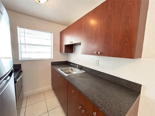 Foto del edificio - 2070 NE 162nd St