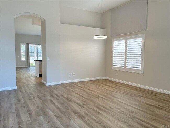 Foto del edificio - 720 Poppy Rd