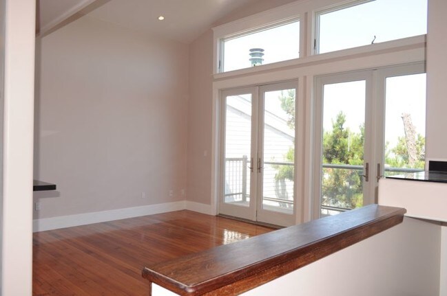 Foto del edificio - 824 Point San Pedro Rd