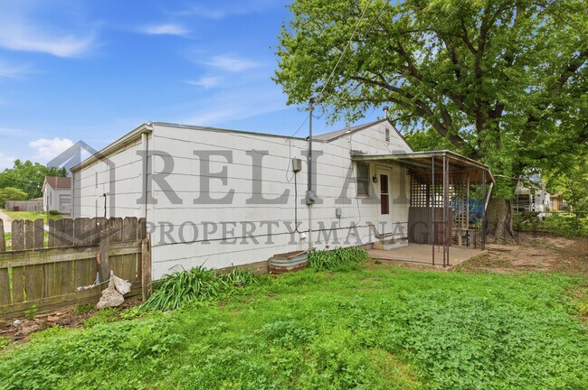 Foto del edificio - 1718 Walker W St