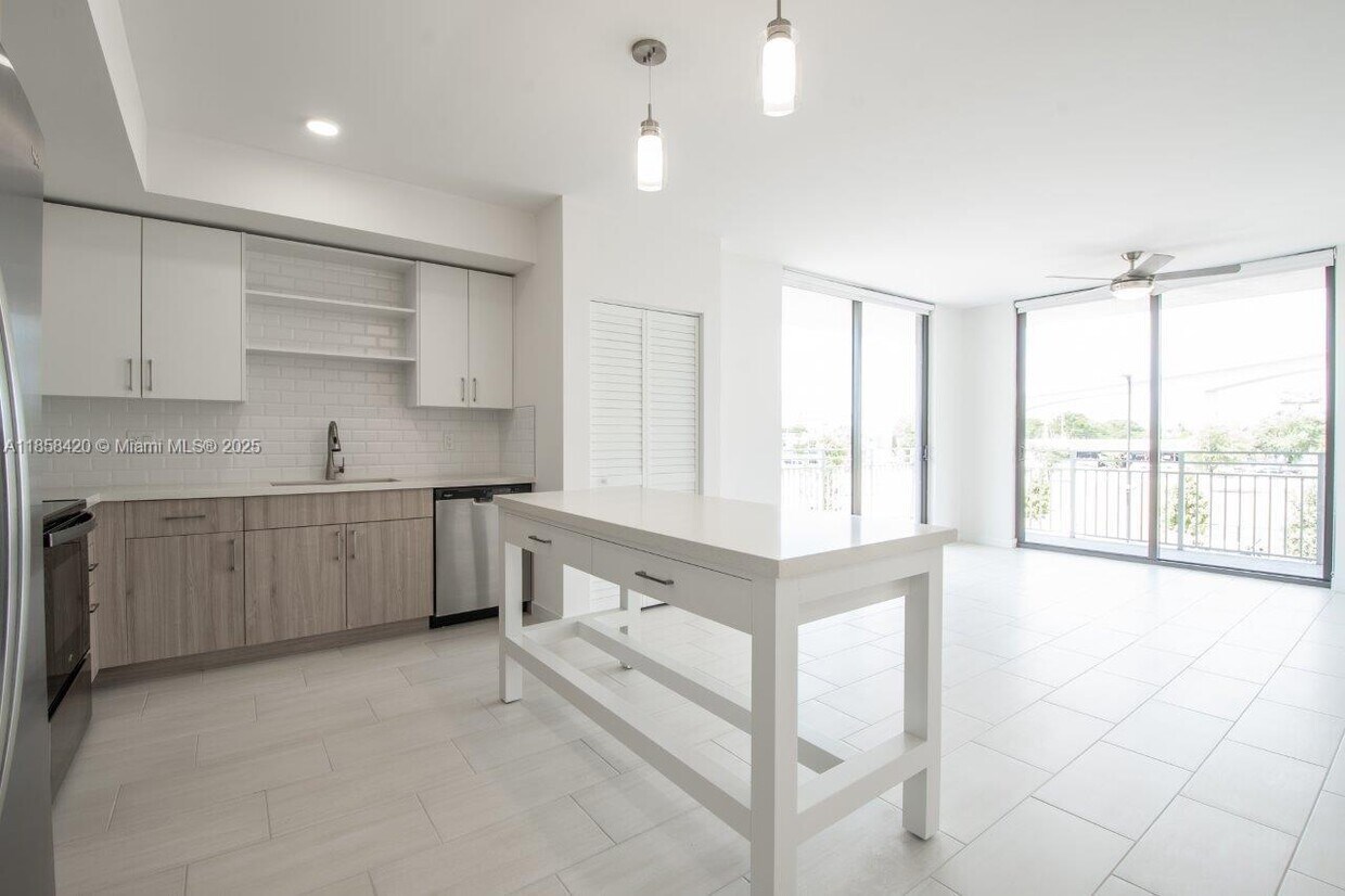 Foto principal - 3645 NW 36th St