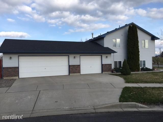 Building Photo - 715 E Bogie Dr