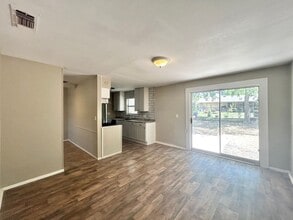 Building Photo - 7323 Glen Manor