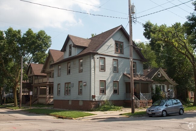 Building Photo - 519 E Johnson St