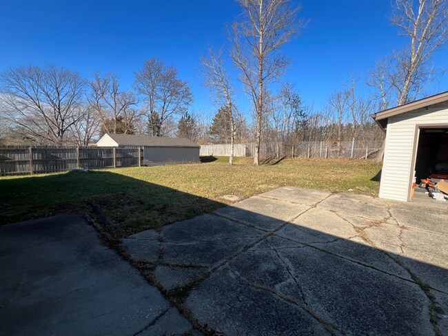 Building Photo - 1515 Pike Pkwy