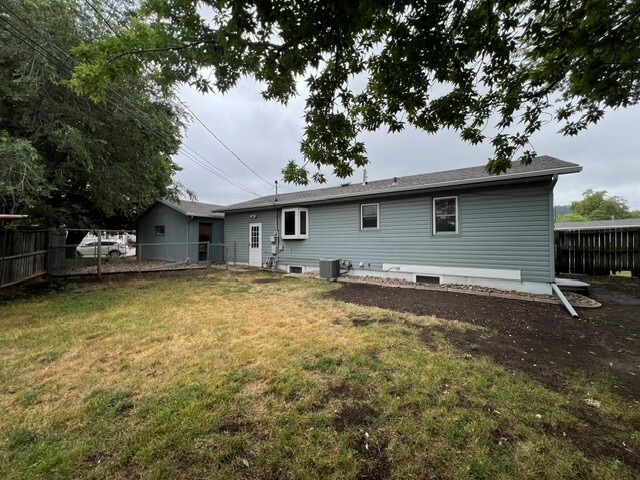 Building Photo - 2125 Stirling St