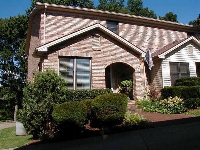 Foto del edificio - 3503 Lakeside Ct