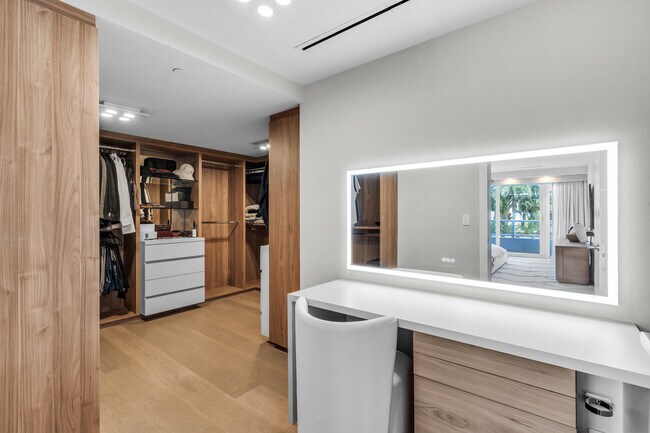 Foto del edificio - 4701 Meridian Ave