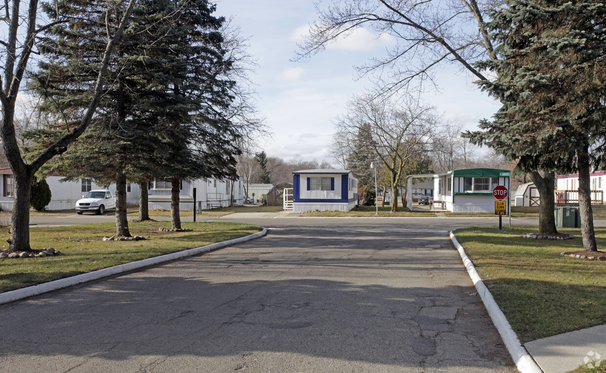 Primary Photo - Groveland Manor