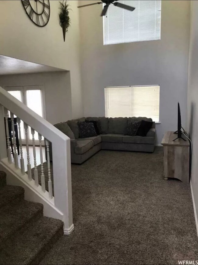 Foto del edificio - 1029 N Plaza Dr