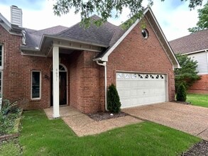 Building Photo - 4031 Sawgrass Dr