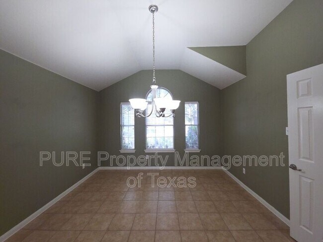 Foto del edificio - 18401 Hees Ln