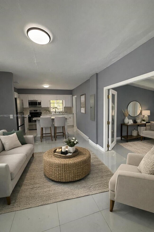 Foto del edificio - 2221 SW 13th St