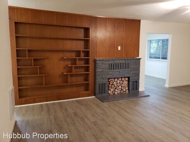 Foto del edificio - 3 br, 1.5 bath House - 4580 E. Bonnyview