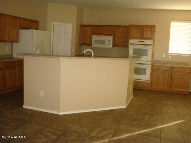 Foto del edificio - 5614 W Darrel Rd