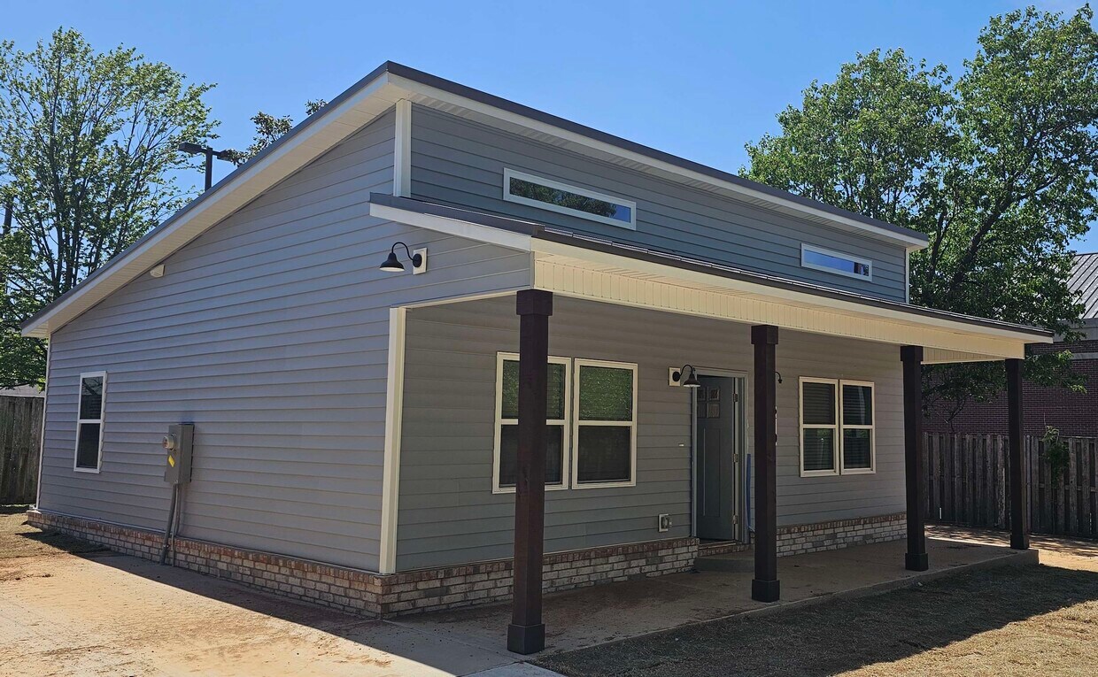 Foto principal - 204 N 7th St