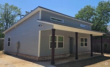 Building Photo - 204 N 7th St