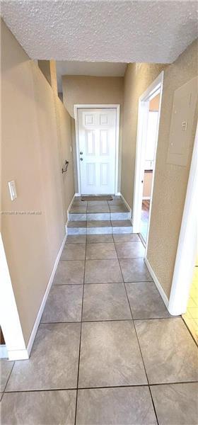 Building Photo - 10121 Woodbury Ct