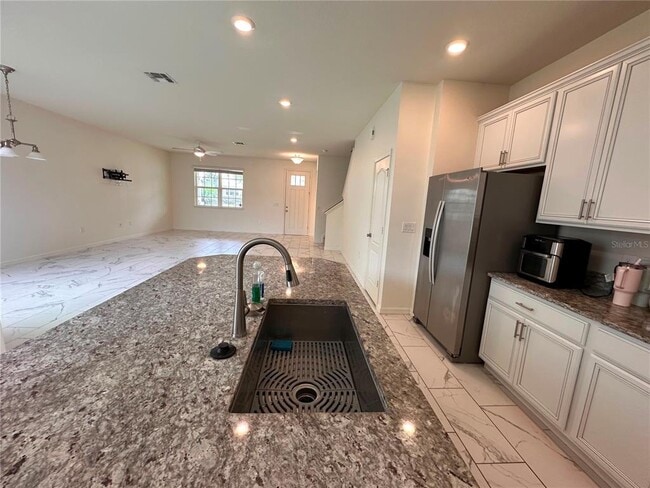 Building Photo - 5844 Soter Ln