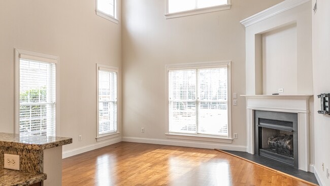 Foto del edificio - 401 Longwood Place