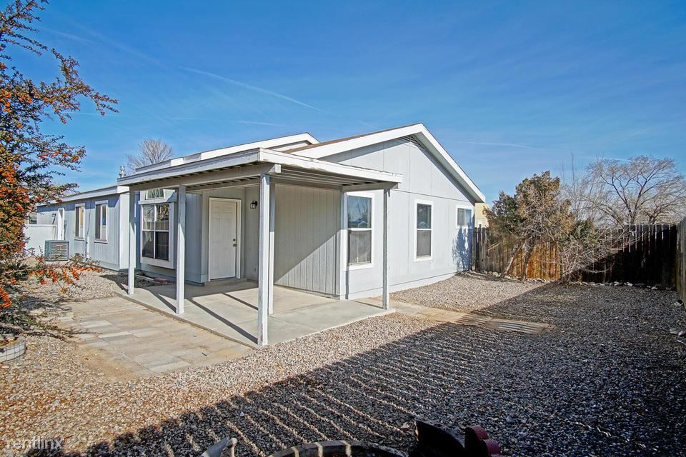 Foto principal - 3 br, 2 bath House - 1613 Evelyn Dr NE