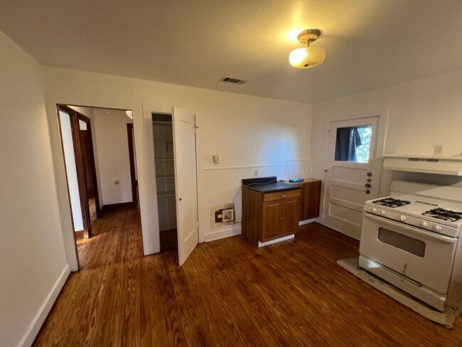 Building Photo - 5004 Avenue F