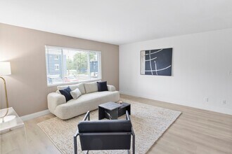 Ensemble Living Room - Cadence of Newport