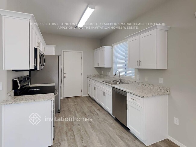 Foto del edificio - 3933 W Irwin Ave