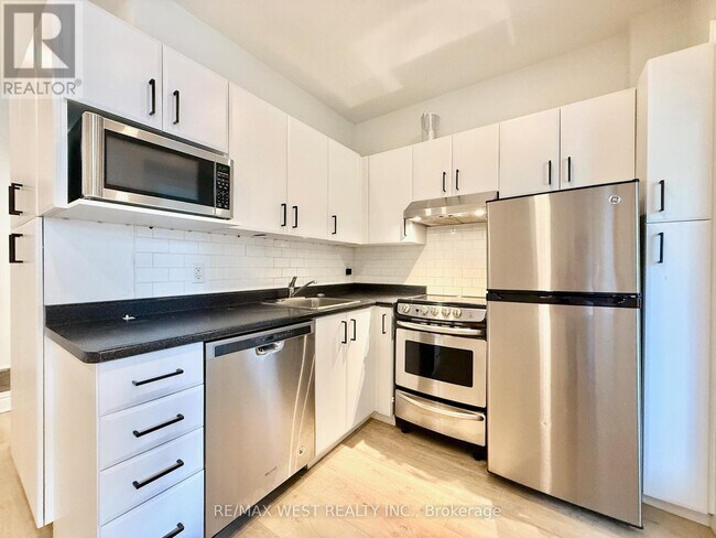 Photo du bâtiment - 534 Gladstone Ave