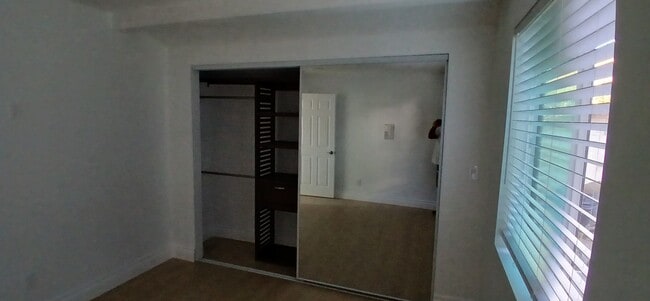 Foto del edificio - 7944 Fairchild Ave