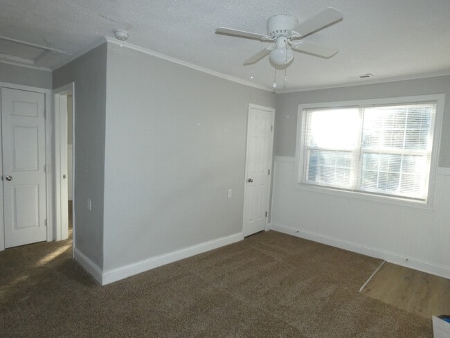 Foto del edificio - 220 Corbin St